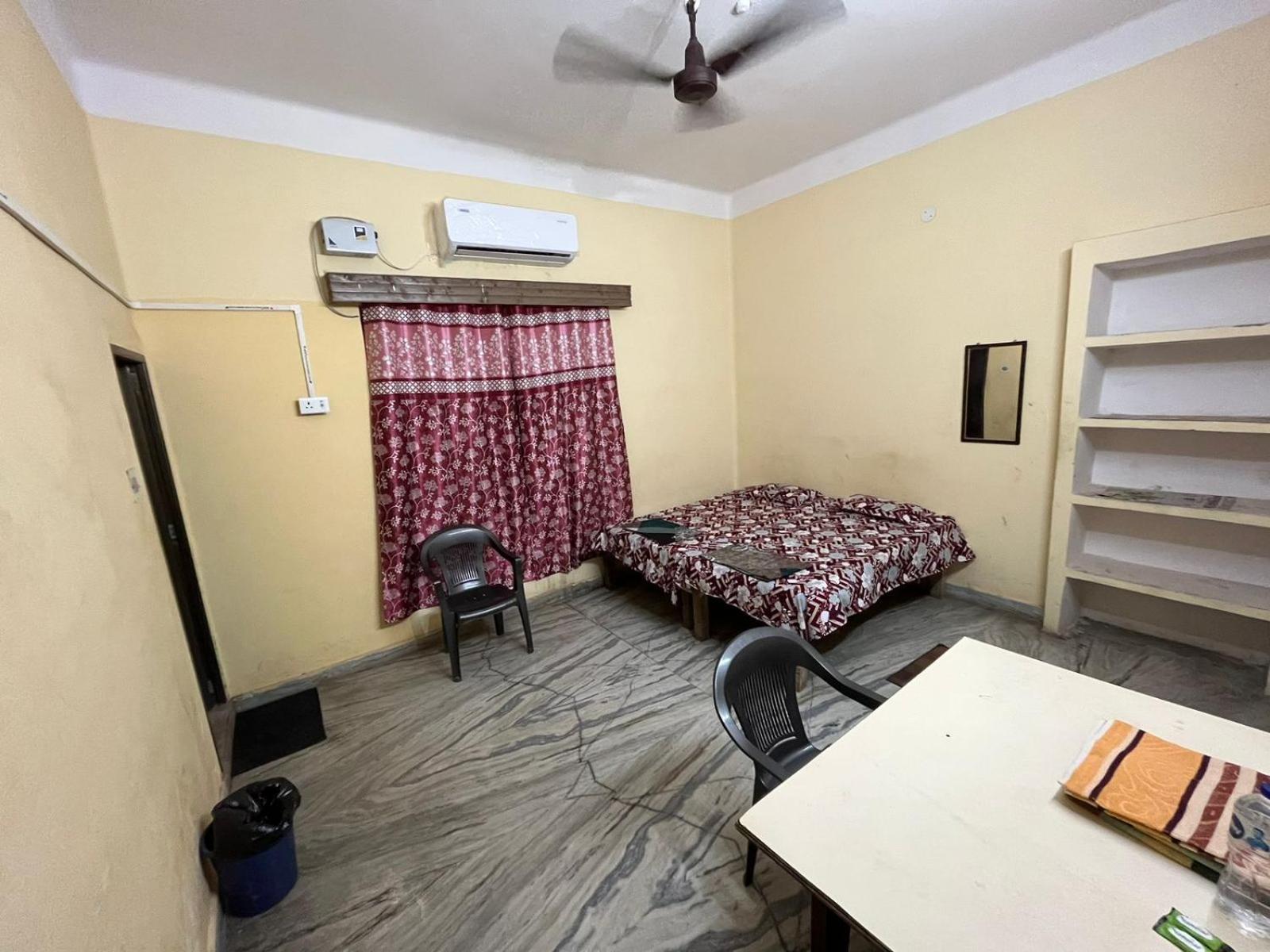 Vishwa Deva Homestay فاراناسي المظهر الخارجي الصورة